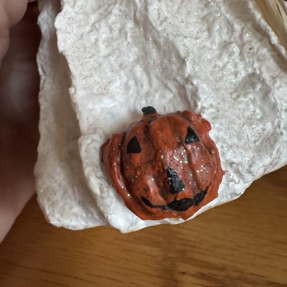 Vintage Broomsnickle Ghost Pumpkin Figurine Linda Lindquist Baldwin Enesco 1997 - Picture 10 of 10